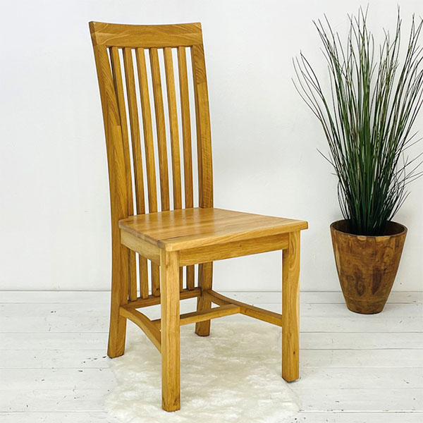 Rowan Chair made from oak wood